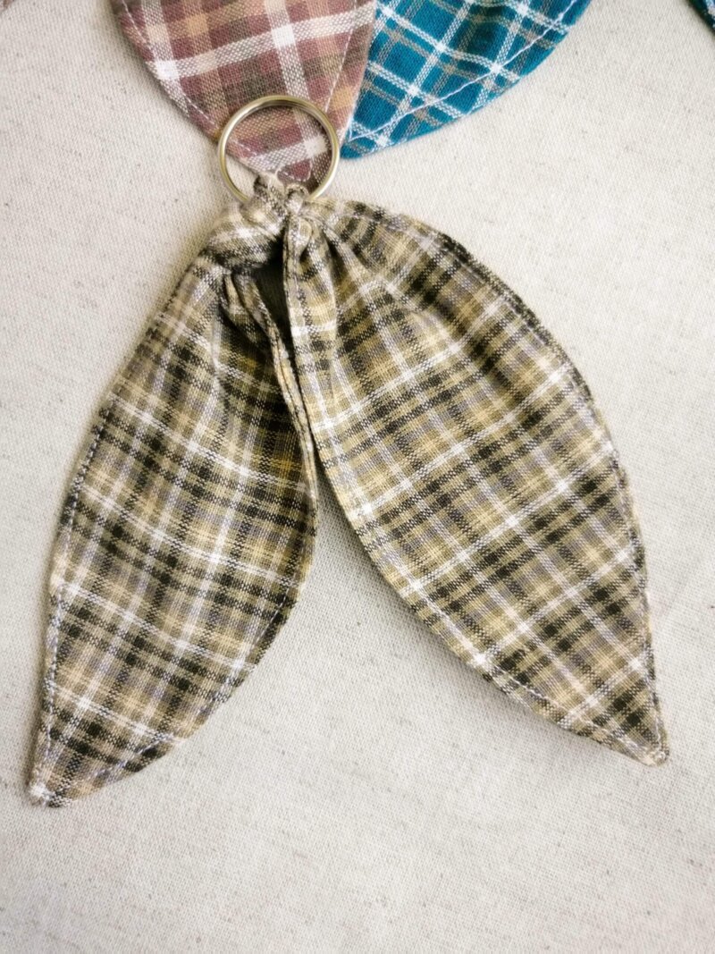 Porte clé tissu nœud papillon, porte clé tissu, porte clé oreille de lapin, porte clé faite mains, porte clé, cadeau fait main, saruimagine