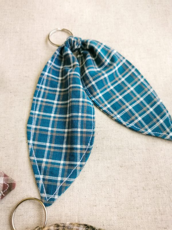 Porte clé tissu nœud papillon, porte clé tissu, porte clé oreille de lapin, porte clé faite mains, porte clé, cadeau fait main, saruimagine