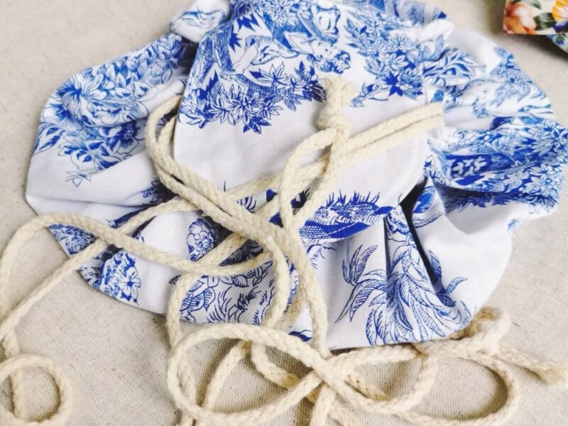 Pochette maquillage ronde, pochette maquillage, pochette rangement, rangement, accessoire , accessoire maquillage, rangement toilette, trousse de toilette, saruimagine, cadeaux faits mains, idée cadeau