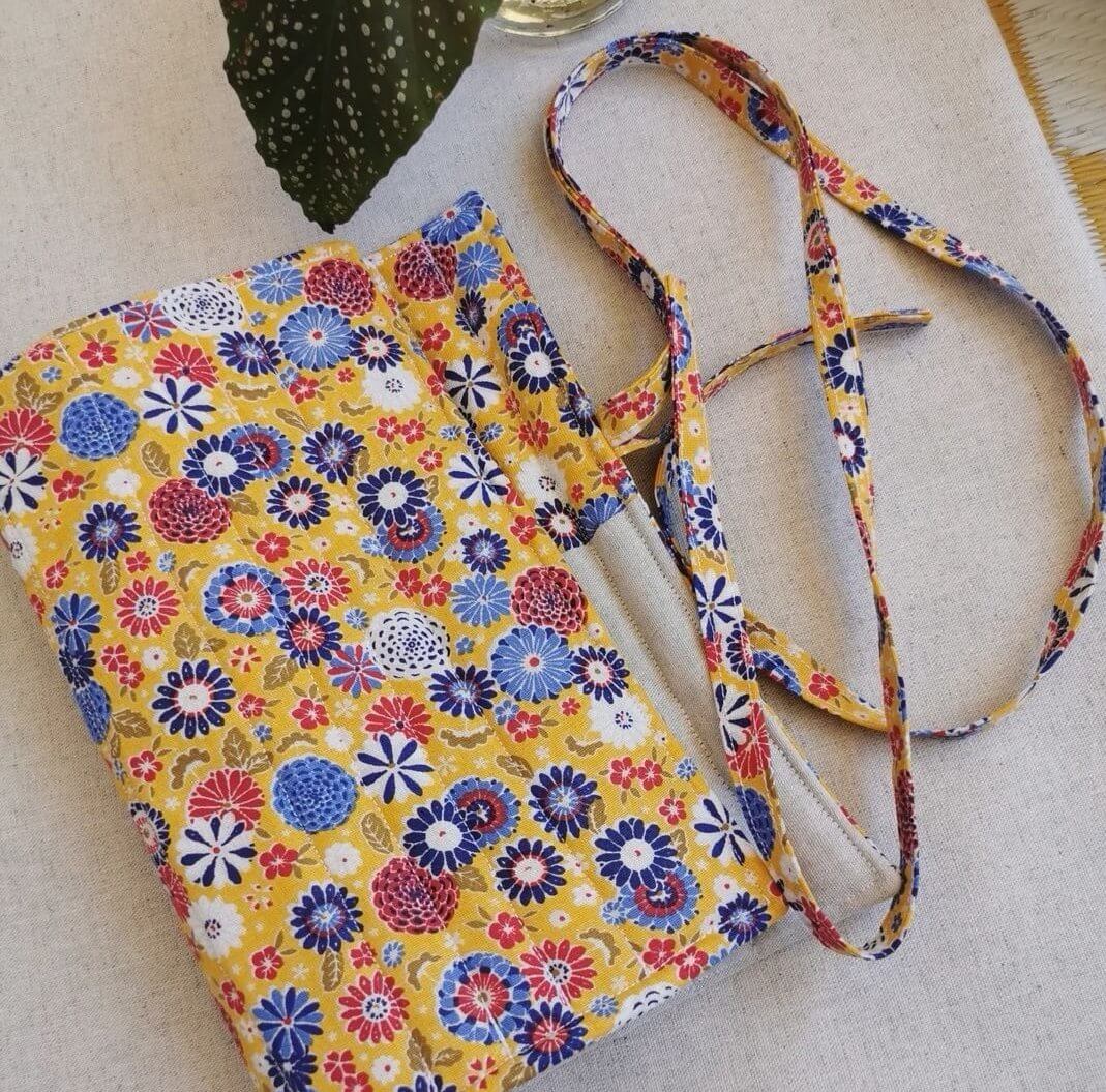 Rouleau pinceaux maquillage, rouleaux pinceaux lavable, idée cadeau, cadeau fait mains, cadeaux artisanaux, saruimagine