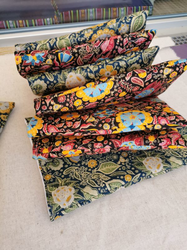 Pochette à livre, booksleve, pochette, cadeaux faits mains, cadeaux artisanaux, idée cadeau, SaruImagine, fait main