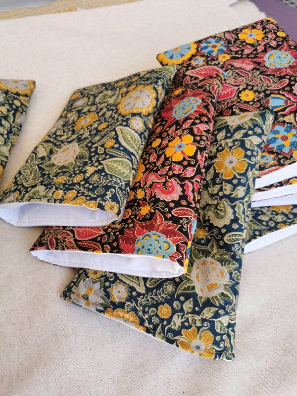 Pochette à livre, booksleve, pochette, cadeaux faits mains, cadeaux artisanaux, idée cadeau, SaruImagine, fait main