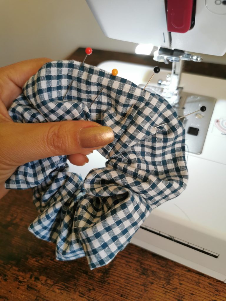 blog Coudre un chouchou, kit chouchou,comment faire son chouchou, comment coudre un chouchou, création chouchou, scrunchie, create your own scrunchie, saruimagine, Créer un chouchou