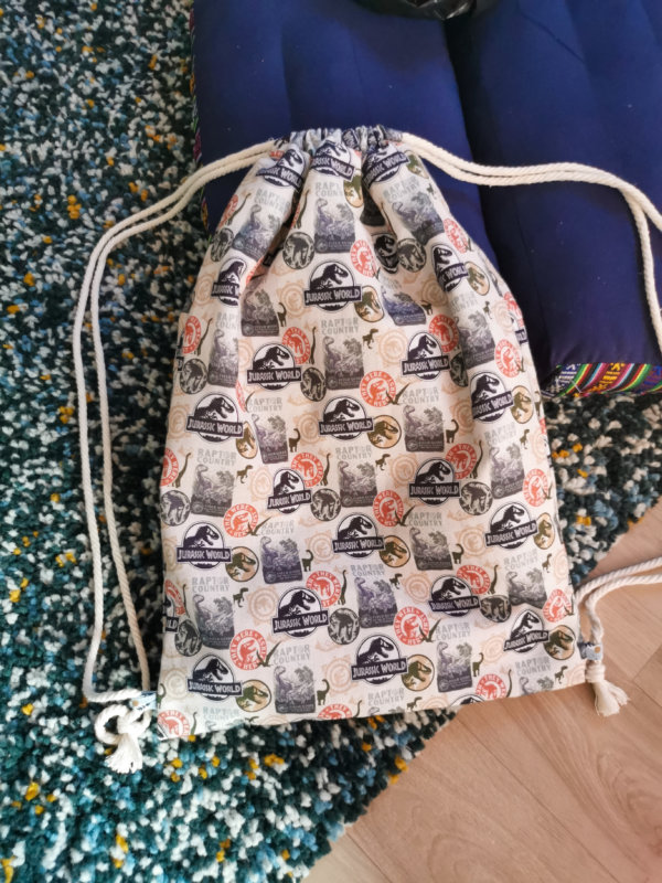 sac à dos à cordoon, sac à dos, sac à dos enfant, sac de pique-nique, sac de vélo, sac jurrassic world, sac à dos sport, sac de sport,, sac à cordon, sac , sac à dos drawstring, sac pratique, saruimagine