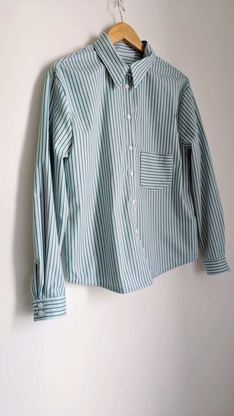 Chemise classique sergé de coton rayures verticales vertes, chemise faite main, chemise classique artisanale, chemise à rayure,chemise classique à rayures, chemise, saruuimagine