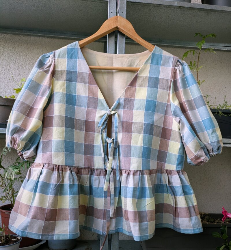 Haut peplum en coton à carreaux pastel – manches longues ou courtes (Taille 34/36), vêtements faits mains, créations faits mains, saruimagine