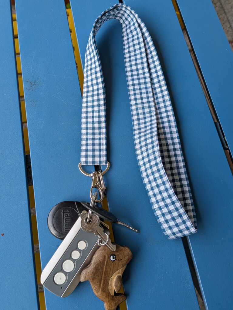 Comment coudre un tour de cou : tutoriel simple et rapide, saruimagine, lanyard, porte badge, porte clef,