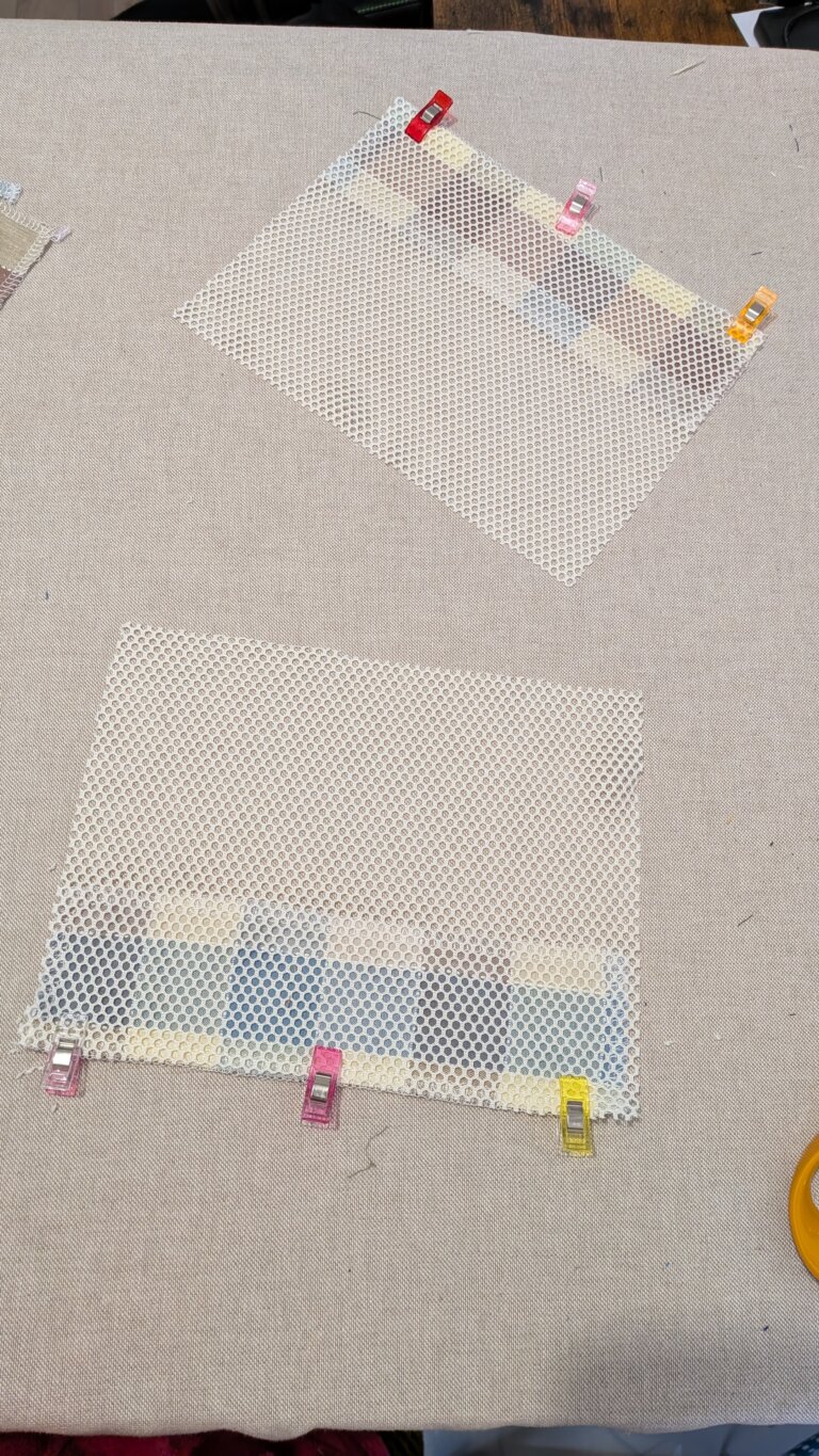 Sac à vrac en filet : le tutoriel débutant parfait pour un sac écologique, pratique et polyvalent, saruimagine, diy Christmas gift, idée cadeau noel, idée cadeau écologique, diy gifts, diy, blog tuto sac à vrac , sac à vrac en filet fait main, tutoriel couture débutant, sac écologique réutilisable, sac pour fruits et légumes, couture coton et filet, projet DIY facile, sac léger et pratique, idée cadeau Noël, zone du cordon renforcée, couture solide, pochette pratique pour courses et voyage